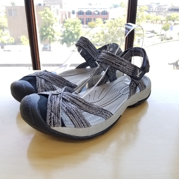 keen women's bali strap sandal